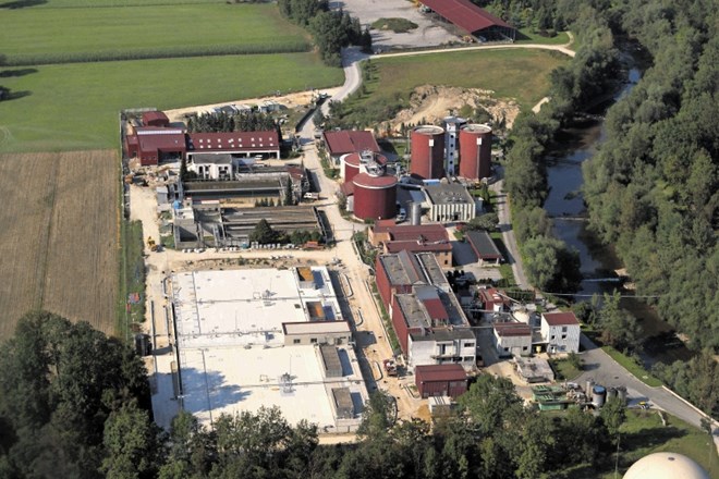 Centralna čistilna naprava Domžale-Kamnik je četrti največji sistem za čiščenje odpadne vode v državi.