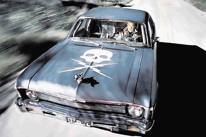 Kurt Russell za volanom »smrtnoodpornega« chevroleta