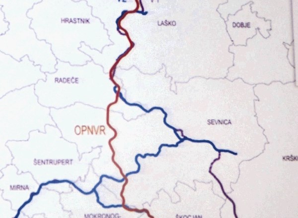 Najoptimalnejša različica (OPNVR) poteka po sredinskem koridorju skozi devet občin. Na vsej  57 kilometrov dolgi trasi je...