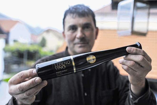 Tomaž Zorenč  uspehe proslavlja skupaj s sosedom in prijateljem Jožetom Hohnjecem, saj skupaj tržita vsak svoje vino.