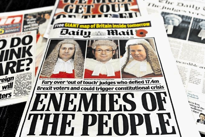Naslovnica Daily Maila z najostrejšim  napadom na sodnike po razsodbi o brexitu.