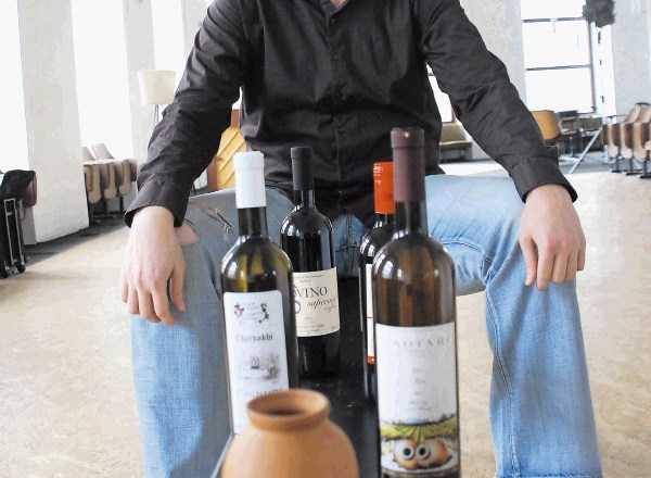 Davit Ugrekhelidze v Slovenijo uvaža  po tradicionalni metodi pridelana gruzijska vina štirih butičnih pridelovalcev. »Vino...