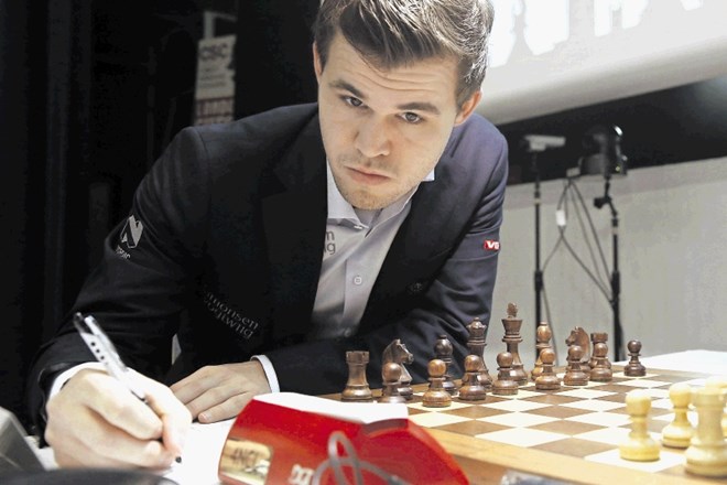 Magnus Carlsen je izredno prilagodljiv, enako rad igra vse vrste položajev in otvoritev, najmočnejši pa je v iskanju majhnih...