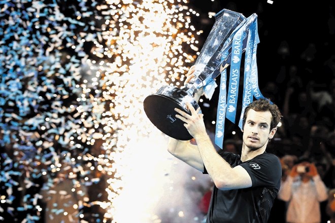 Andy Murray je v Londonu v zmagovitem slogu sklenil teniško sezono.