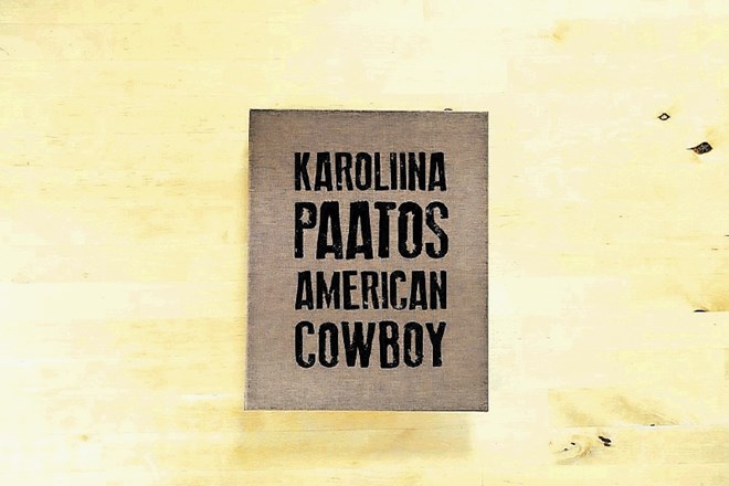 Karolina Paatos: American Cowboy (The Angry Bat), oblikovalec Matej Sitar