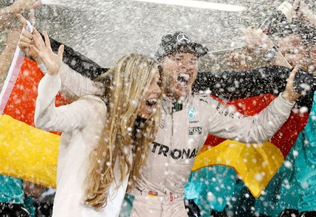 Nico Rosberg je z naslovom svetovnega prvaka v formuli 1  dokončno stopil iz sence Lewisa Hamiltona. (Foto: Reuters)