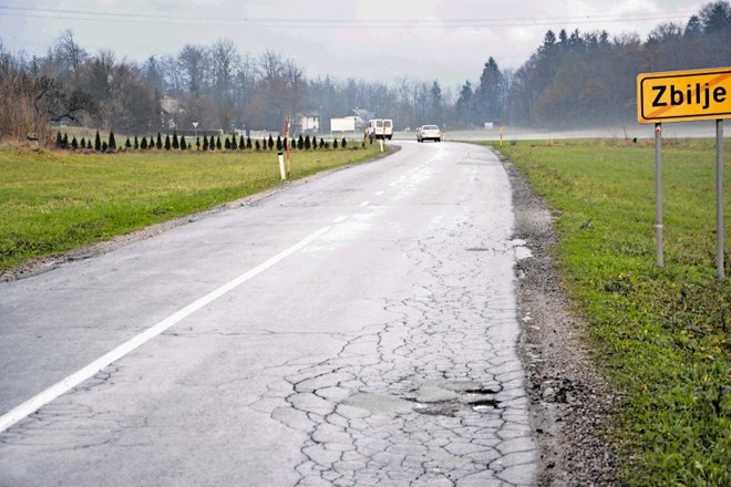 Decembra bodo delavci začeli gradnjo pločnika in rekonstrukcijo 730 metrov dolgega odseka državne ceste Zbilje–Vodice.