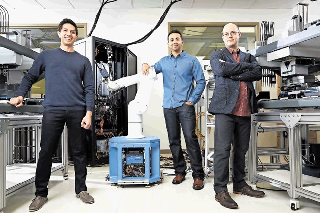 Ustanovitelji podjetja Counsyl (od leve): Rishi Cacker, Ramji Srinivasan in Eric Evans v svojem robotiziranem kliničnem...