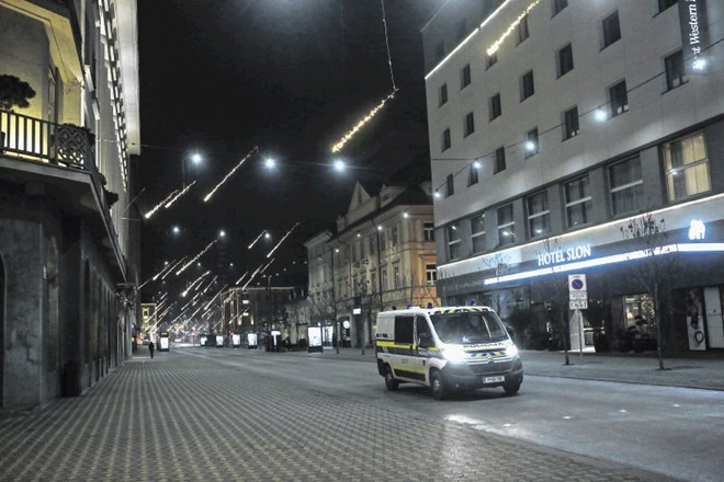 Policija je v zadnjih dneh zelo zaostrila nadzor na Slovenski cesti, po kateri so pred tem redno vozili taksisti.