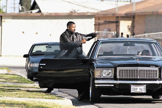 Oskarjevec Denzel Washington in njegovo prevozno sredstvo v filmu Dan za trening, črni chevrolet monte carlo