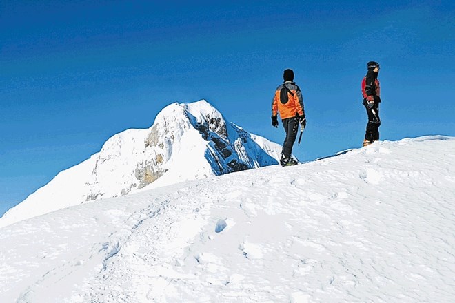Kar tri četrtine anketiranih glede na podatke Triglavski narodni park obišče zaradi vzpona na katerega od vrhov.