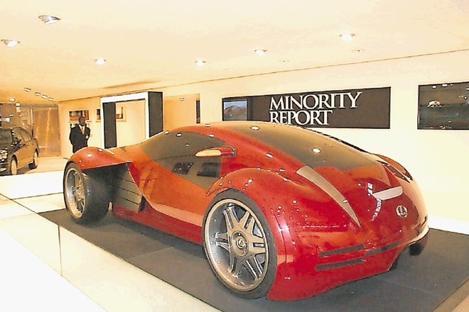 Lexus je še nekaj časa po koncu snemanja avto razkazoval na različnih avtomobilskih salonih in prireditvah.