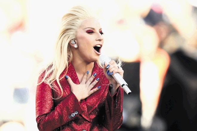 Lani je Lady Gaga na Super Bowlu zapela himno, letos bo imela glavni, 12-minutni nastop.