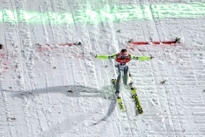 Stefan Kraft je na svetovnem prvenstvu v Lahtiju osvojil še drugo posamično zlato medaljo.