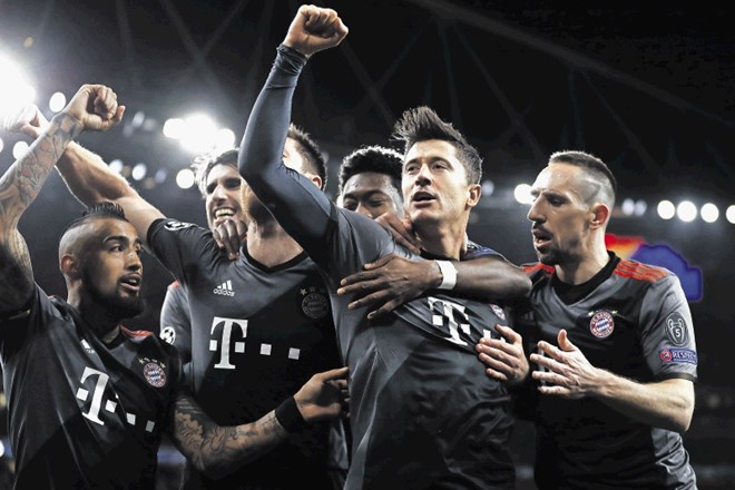 Nogometaši Bayerna (na fotografiji) so bili od Arsenala tudi na drugi tekmi boljši s 5:1.