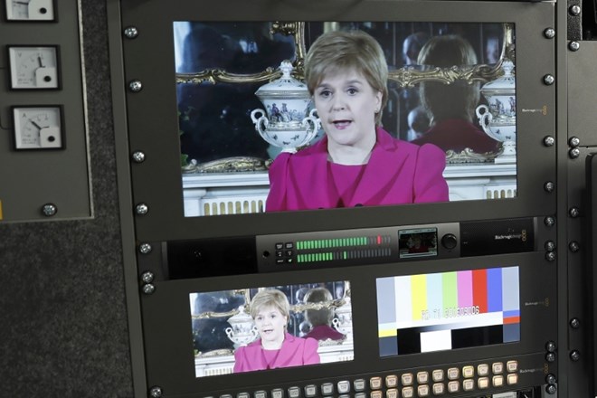 Škotska premierka: Škoti morajo imeti možnost izbire med trdim brexitiom in samostojnostjo