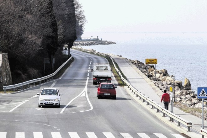 Po odprtju predora Markovec se je po obalni cesti vsak dan peljalo nekaj sto vozil na dano, s ponedeljkom pa se bodo z nje...