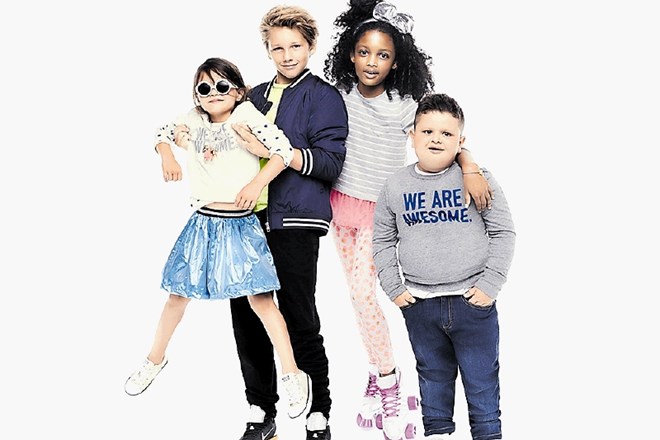 Zagonsko podjetje  Rockets of Awesome vsake tri mesece poskrbi za paket svežih trendovskih otroških oblačil.