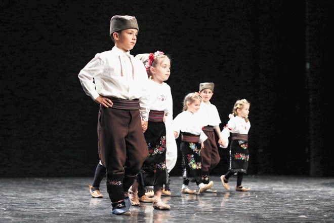 Mednarodno noto so prireditvi dodale otroške folklorne skupine KUD Mladost in KUD Vidovdan. Slednji je  nastopil z dvema...