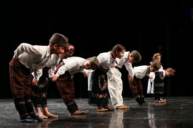 Mednarodno noto sta prireditvi dodali tudi otroški folklorni skupini KUD Vidovdan. Nastopili so z dvema folklornima...