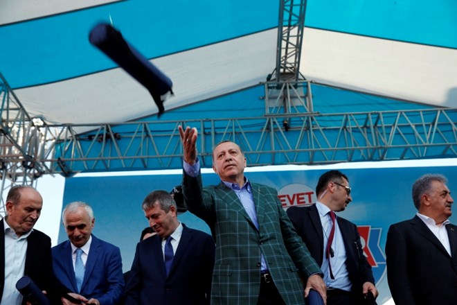 Turška opozicija zahteva razveljavitev rezultatov referenduma, Ovse: referendum ni izpolnil standardov Sveta Evrope