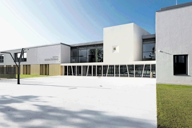 Osnovna šola Alojzija Šuštarja, arhitektura: Studio URAD, 2014