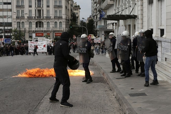 V Grčiji 24-urni protesti zaradi napovedanega varčevanja