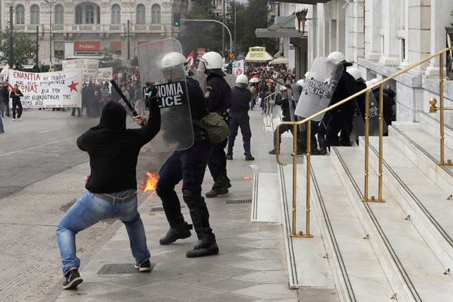 V Grčiji 24-urni protesti zaradi napovedanega varčevanja