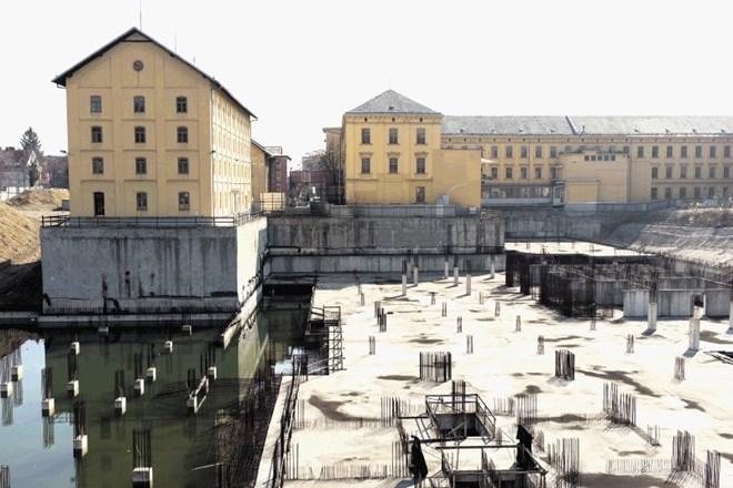 Tobačna tovarna je bila v drugi polovici 19. stoletja največja tovarna v Ljubljani.