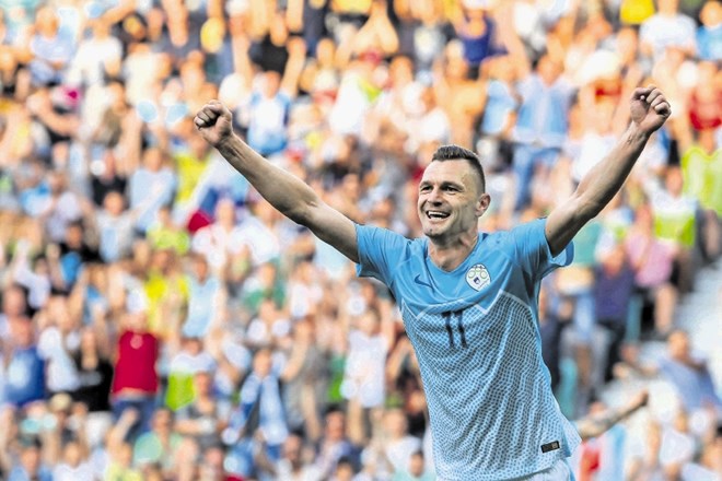 Milivoje Novaković v trenutku, ko je dosegel najbolj čustven gol za Slovenijo. Največji pečat je pustil v kvalifikacijah za...