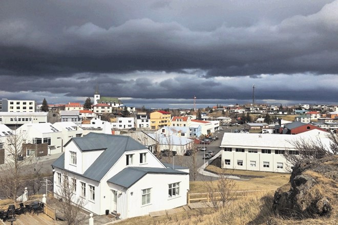 Če se boste podali proti severu, vas bo pot prej ali slej vodila skozi mesto Borgarnes, tipično islandsko mesto s tipičnim...