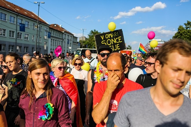 Odstiranje nevidnega: po ulicah Ljubljane se je vila že 17. parada ponosa