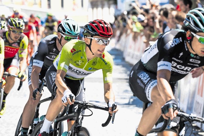 Rafal Majka (v zelenem dresu) je na kolesarski dirki Po Sloveniji dokazal, da bo v igri za najvišja mesta tudi na dirki Po...