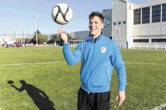 Andrés Vombergar se je z nogometom spoznal na argentinskih ulicah  kot večina južnoameriških otrok.