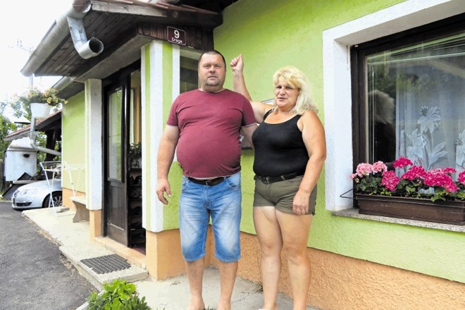 Zakonca Alojz in Tatjana Jenič iz Drag sta se prav prešerno razveselila odločitve arbitražnega sodišča.