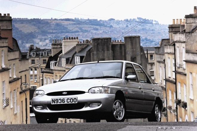 Ford escort je bil v šestih generacijah naprodaj med letoma 1968 in 2004. Že leta 1998 so pri Fordu naznanili prihod...