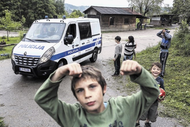 Policija je – v dobrem in slabem – za mnoge Rome edini stik z državo.