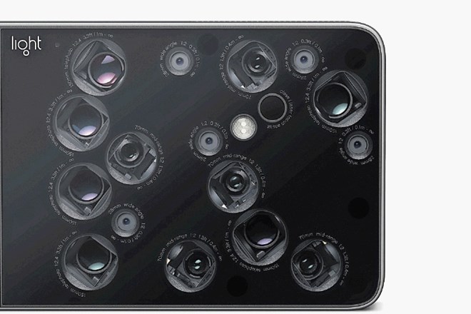 L16, digitalni fotoaparat s 16 lečami, je velik kot mobilni telefon, zmogljiv pa kot profesionalni fotoaparat.