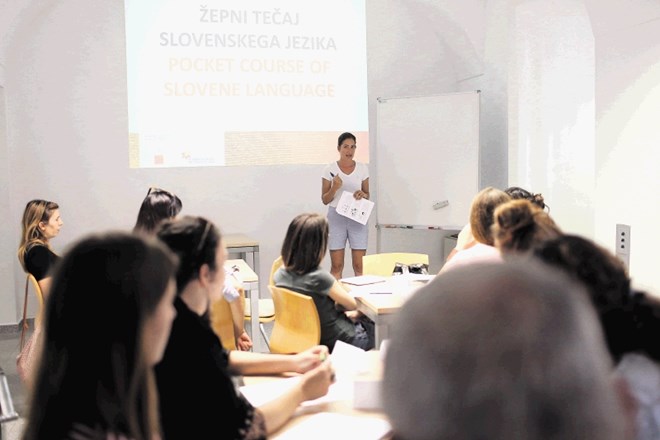 Zelo hvaležno je poučevati učence, ki so jih sama ušesa, priznava študentka slovenščine in španščine Katja Kranjc.