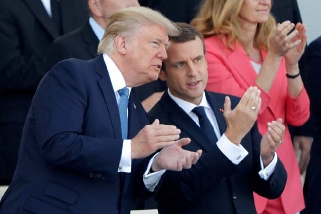 Macron izkorišča praznino okoli Trumpa