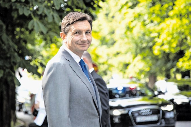 Borut Pahor je bil v Španiji pri kraljevem paru vabljen na lahko kosilo s tuno in sadnim mozaikom. Maja Marko