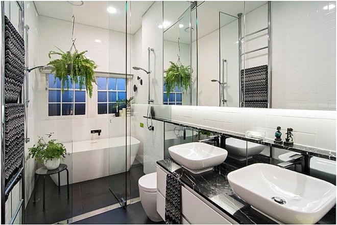 Devet premetenih zvijač, s katerimi bo vaša kopalnica dobila luksuzni videz  