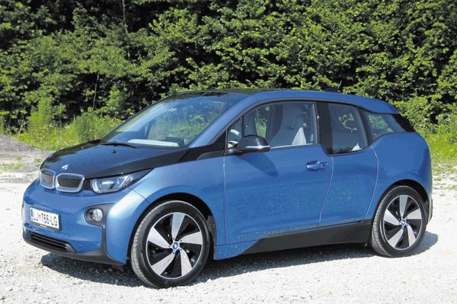 BMW i3 je z zmogljivejšo baterijo uporaben električni avtomobil.