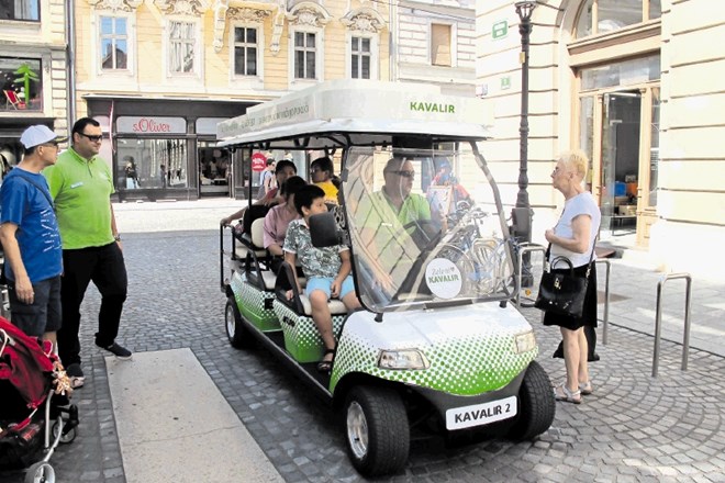 Majhna zelena električna vozila so vse bolj priljubljena. Samo julija se je z njimi peljalo skoraj 13.000 potnikov, največ...