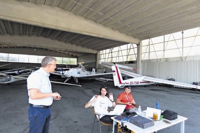 Na športnem letališču v Levcu, ki je v lasti celjskega Aerokluba, jadralni letalci vzletajo vsak dan.