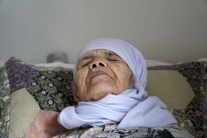 Švedska zavrnila prošnjo za azil 106 let stari Afganistanki, ki ji sedaj grozi izgon