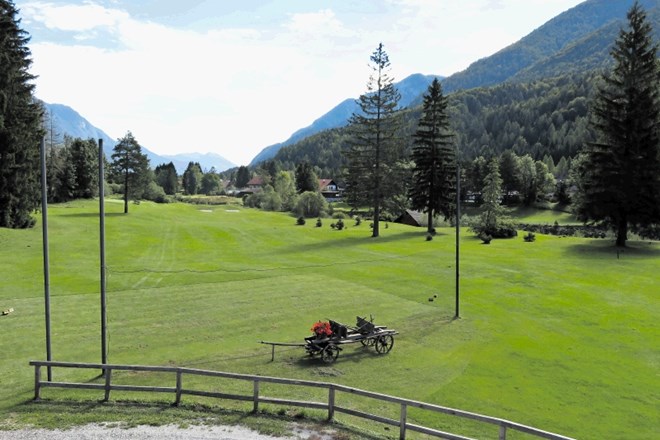Soglasja za širitev kranjskogorskega igrišča za golf občini med drugim nalagajo tudi ureditev struge Pišnice ob robu...