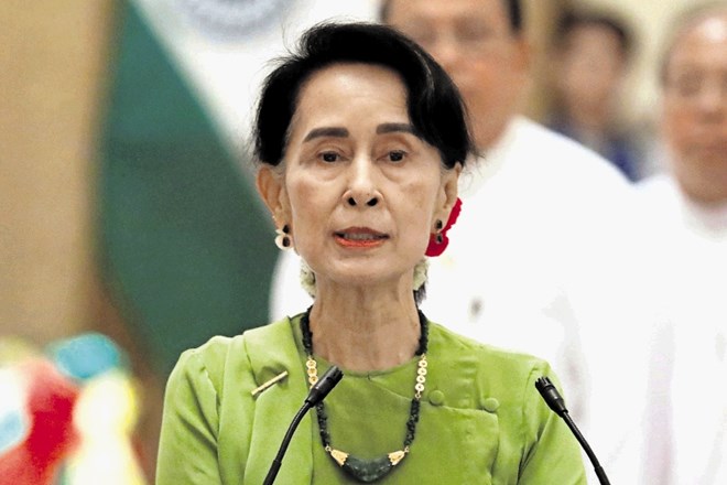 Neformalna voditeljica mjanmarske vlade in Nobelova nagrajenka za mir Aung San Suu Kyi