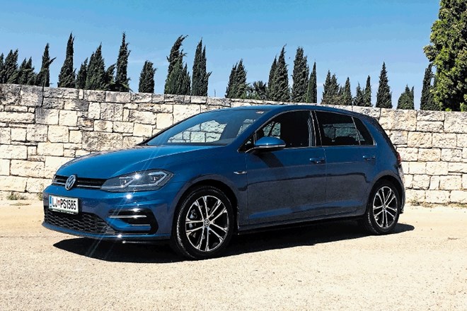 Volkswagen golf spada med bolj prepoznavne avtomobile na cestah.