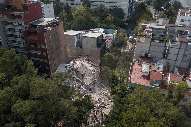 V rušilnem potresu v Mehiki več kot 200 žrtev